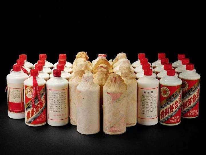 幸福路街道日照岚山回收酒价格哪里回收(附近上门回收茅台酒）?